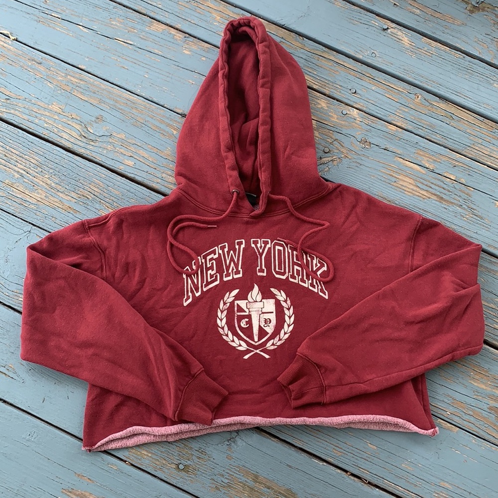 Wild fable cropped New York sweatshirt size M